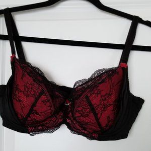 Red and Black Lacy Bra size 32 F 70 F brand Esotiq